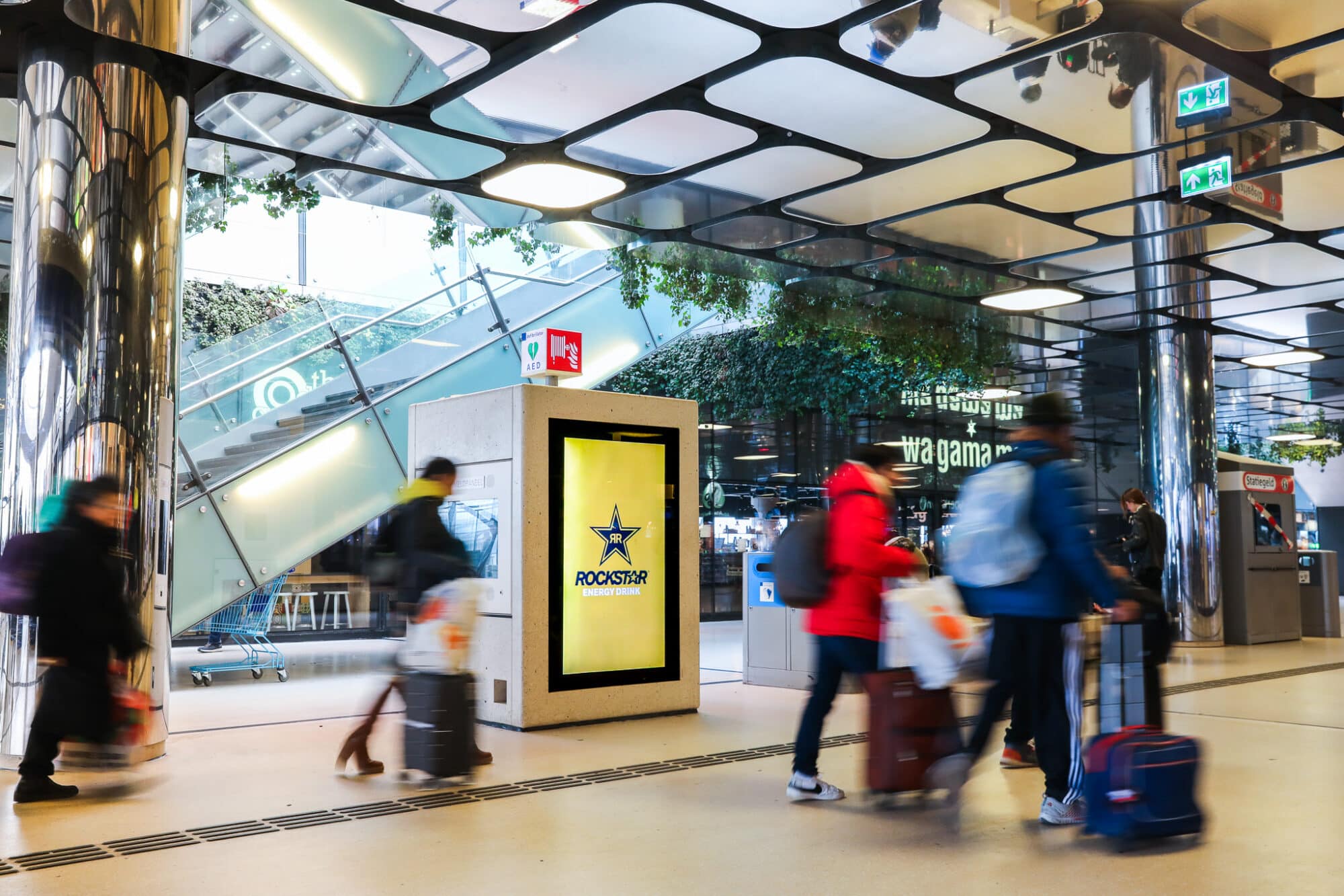 NS Amsterdam Centraal adverteren - Rockstar DOOH